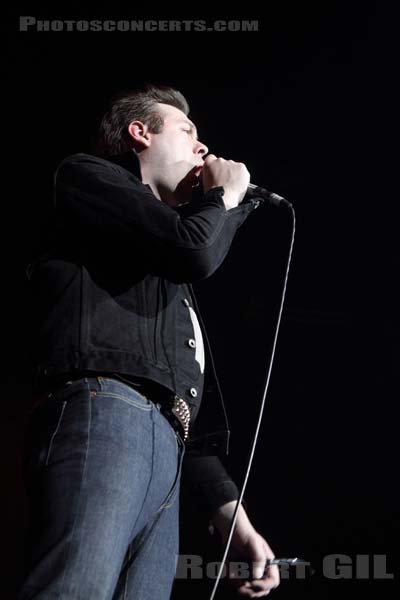 KASABIAN - 2011-11-22 - PARIS - Zenith - 